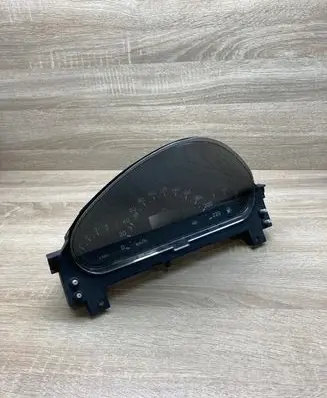 Mercedes-Benz A W168 Speedometer (instrument cluster) A1685400147