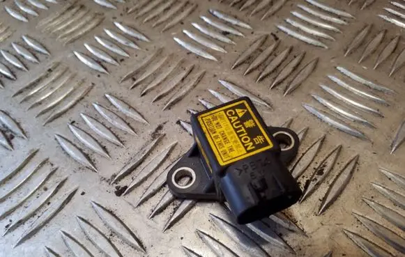 Toyota RAV 4 (XA20) Airbag deployment crash/impact sensor 8944160010 4991000410