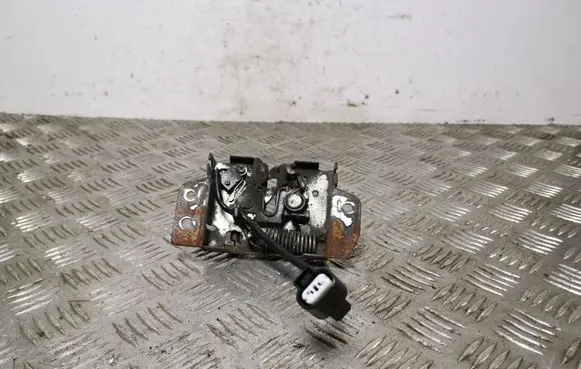 Engine bonnet/hood lock/catch