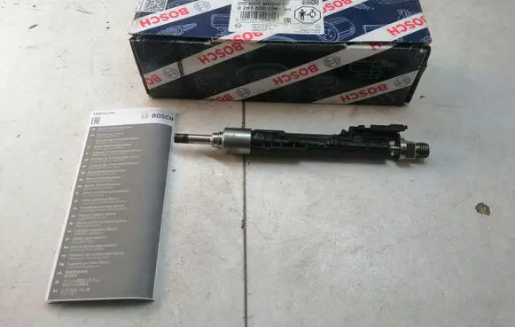 BMW M5 Fuel injector 1308011706 0261500136 50948