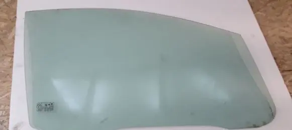 Ford Focus C-MAX Front door window glass four-door E143R001057