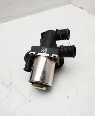 BMW 3 E46 Coolant heater control valve 46452042