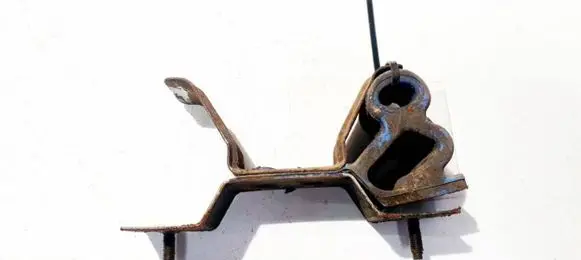 Citroen C5 Engine mount bracket