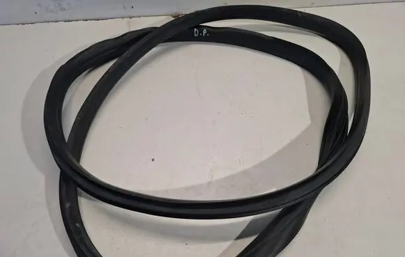 Volvo V60 Front door rubber seal 