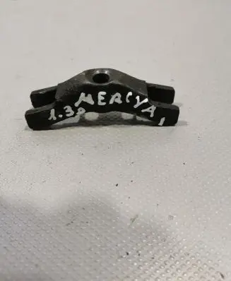 Opel Meriva B Fuel Injector clamp holder