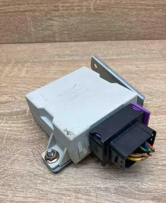 Toyota Corolla Verso AR10 Window wiper relay 150696 859400F010A WITHPLUG