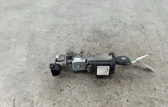 Suzuki Swift II Ignition lock 3397068L00