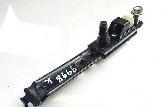 Toyota Avensis T250 Seat belt adjustment rail f4075