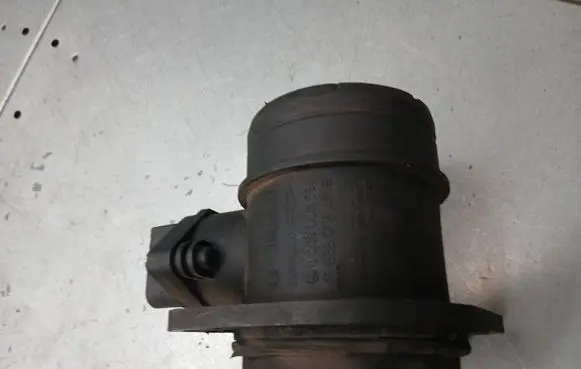 Skoda Octavia Mk1 (1U) Mass air flow meter 0281002531