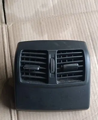 Mercedes-Benz E W212 Dash center air vent grill A2128300454