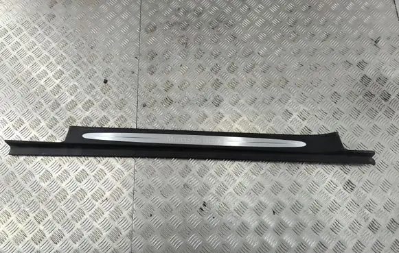 Front sill trim cover