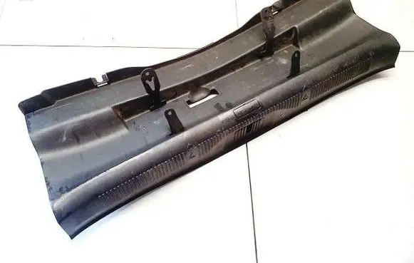 Skoda Octavia Mk2 (1Z) Other trunk/boot trim element z5863459a