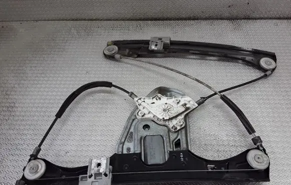 Mercedes-Benz C W203 Front door window regulator with motor A2037201846
