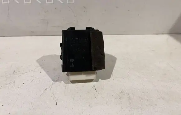 Lexus CT 200H Window control relay 8594076020