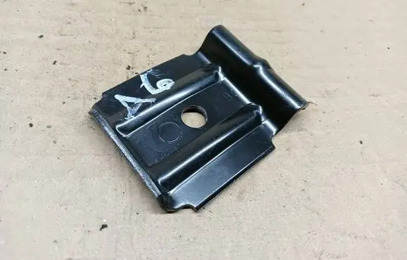 Battery bracket