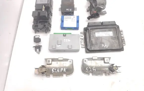Volvo S40, V40 Engine ECU kit and lock set 30865184 S110606001F 30889338