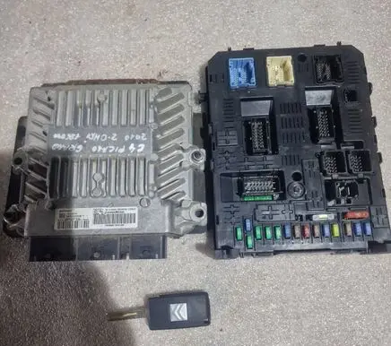 Citroen C4 I Picasso Engine ECU kit and lock set 5WS40690BT 9666095880 9661642180