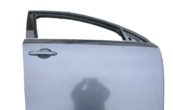 Renault Latitude (L70) Front door