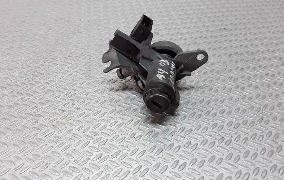 Audi A4 S4 B6 8E 8H Tailgate exterior lock 8E0827573