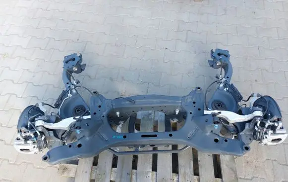Nissan X-Trail T32 Rear axle beam with reductor 