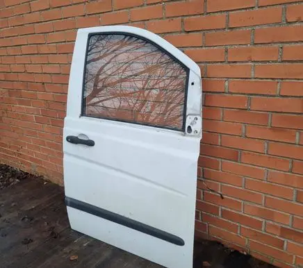 Mercedes-Benz Vito Viano W639 Front door