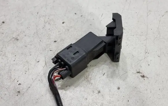 Glow plug pre-heat relay