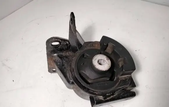 Mazda CX-7 Engine mount bracket 7E31