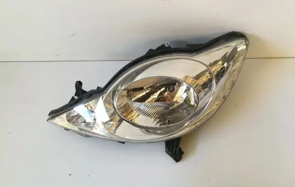 Peugeot 107 Headlight/headlamp 811500H030