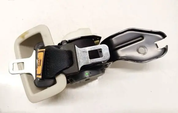 Mazda CX-7 Middle seatbelt (rear) 