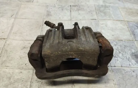Hyundai Santa Fe Rear brake caliper