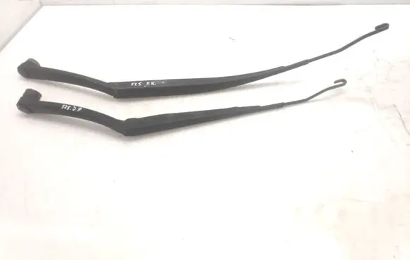 KIA Carnival Front wiper blade arm