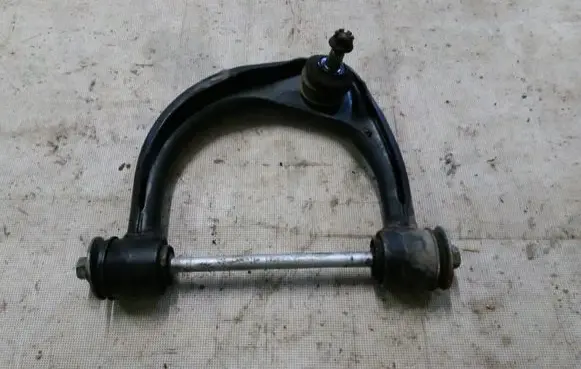 Toyota Land Cruiser (J150) Front lower control arm/wishbone
