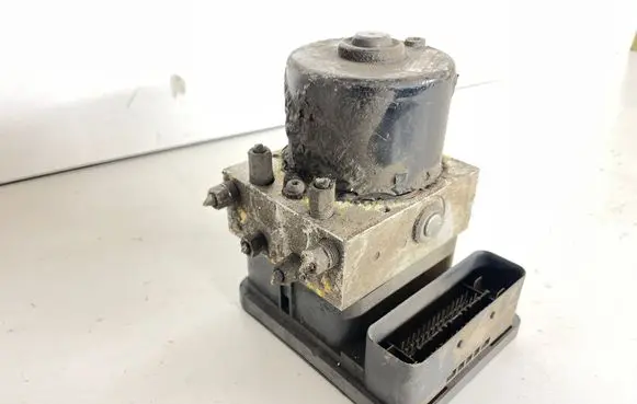 Mazda 3 I ABS Pump 3M512C405HA 10096001153