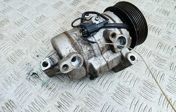 Nissan Juke I F15 Air conditioning (A/C) compressor (pump) 926001KC1B