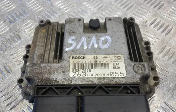 Opel Combo D Engine control unit/module 55247016 0281018721