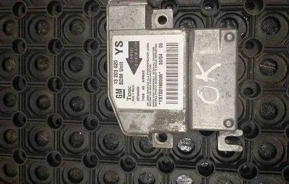 Volkswagen PASSAT B6 Airbag control unit/module 13203620 YST00190005 327963935