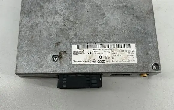 Audi A4 S4 B7 8E 8H Bluetooth control unit module 4E0862335 4E0910336K