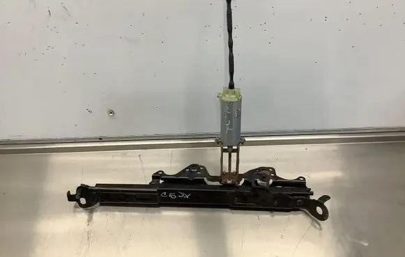 Volvo XC90 Seat adjustment motor 198396103 0130002531