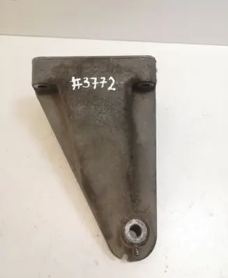 Mercedes-Benz E W211 Engine mounting bracket A6112230804