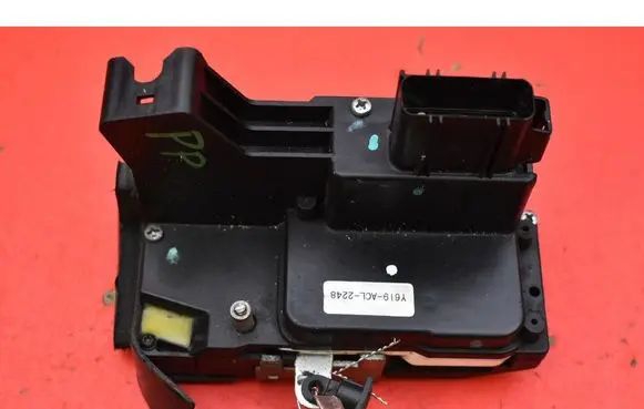 Ford Fiesta Front door lock 