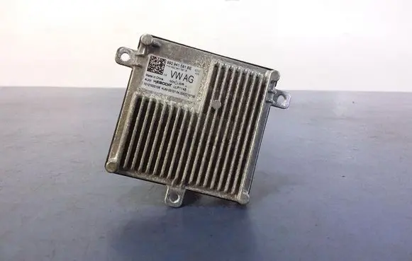 Volkswagen Golf Sportsvan Voltage converter/converter module 10101500106