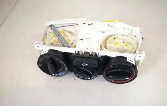 Audi A3 S3 8L Climate control unit 8l0819045a