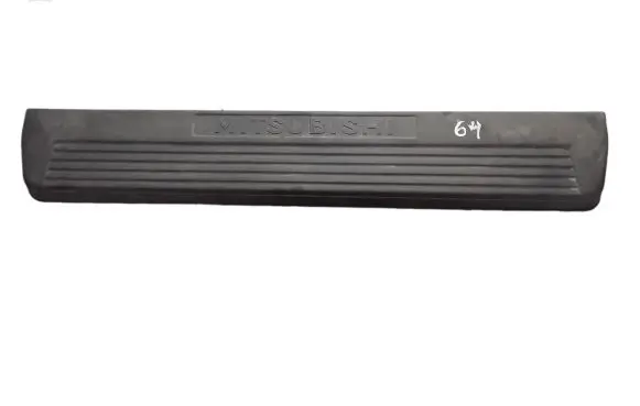 Mitsubishi Pajero Front sill trim cover Mr402149