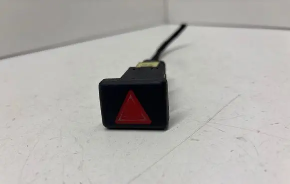 Audi A4 S4 B7 8E 8H Hazard light switch 8E0941509