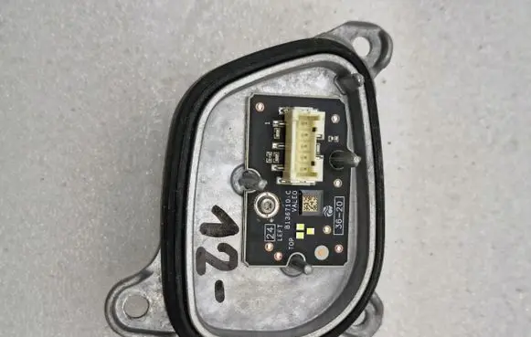 Volkswagen Golf VIII LED ballast control module 