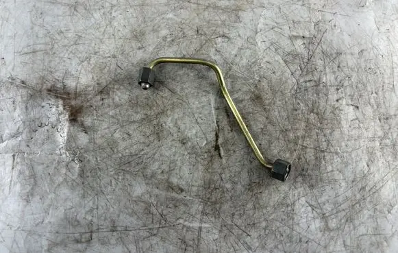 Fuel injector supply line/pipe