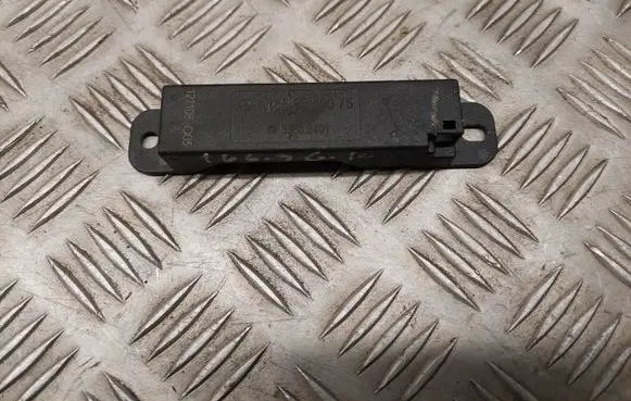 Mercedes-Benz GL X166 Keyless (KESSY) go control unit/module A1668200075