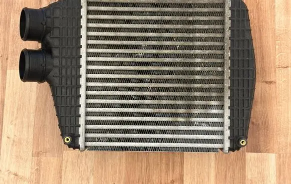 Maserati Levante Intercooler radiator ll012002 670109550