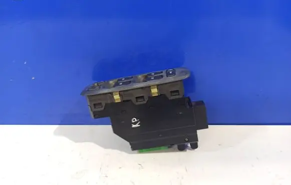 Volvo S60 Electric window control switch 8651327 30658116