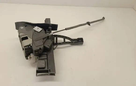 Ford Focus Rear door lock 921767105 BM5AA26413BE